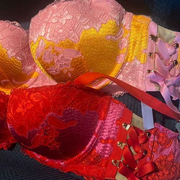 2 savage x fenty padded lace up one orange x pink, one pink x red. Size 40 C - Picture 1 of 3